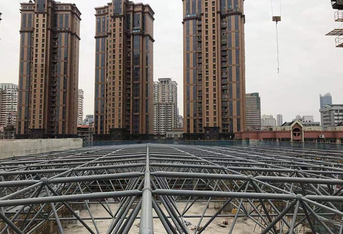 阿勒泰螺栓球网架结构